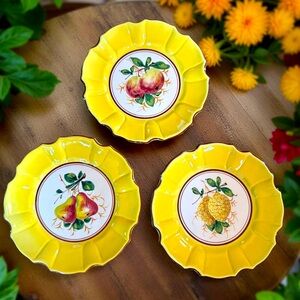 Vintage Italian Stunning Yellow Majolica Fruit Plates Deruta Region Set of 3